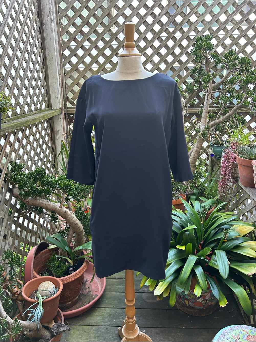 Ann Taylor Petite Dark Navy Sheath Dress . Size MP. Pockets. Hi/lo hem. NWT